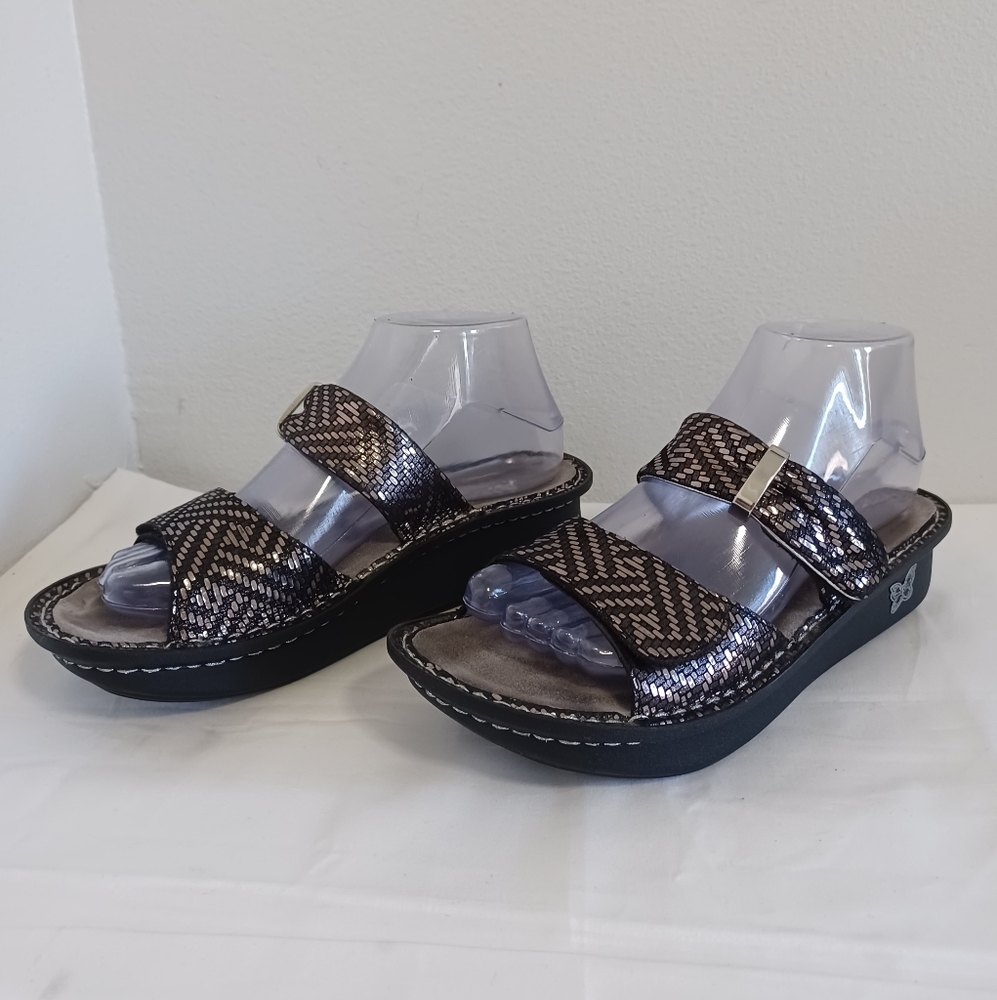 Alegria women's karmen black metallica fun wedge sandals Sz 37
